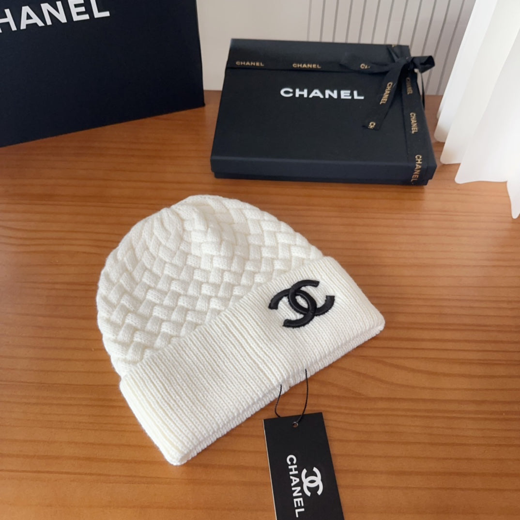 C/C Knit Beanie in white