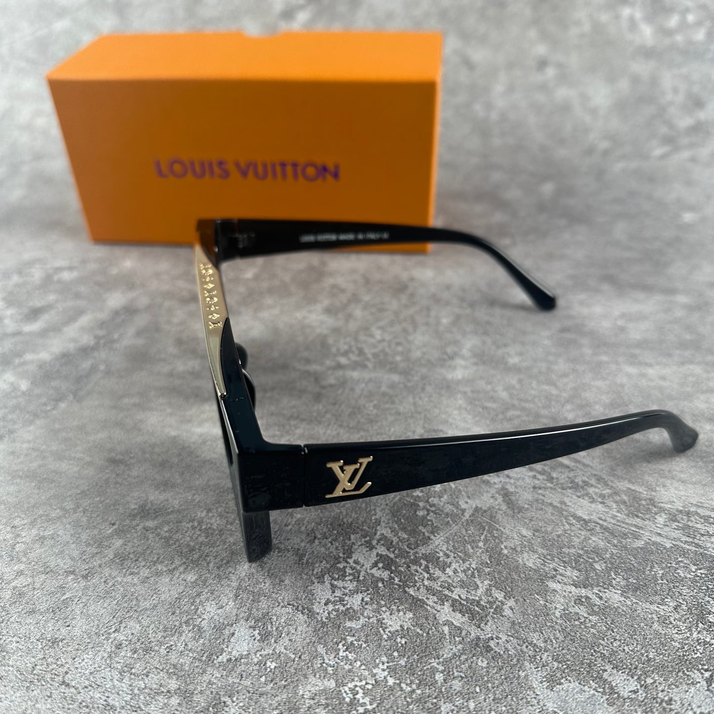 L/V Evidence Sunglasses Black And Gold