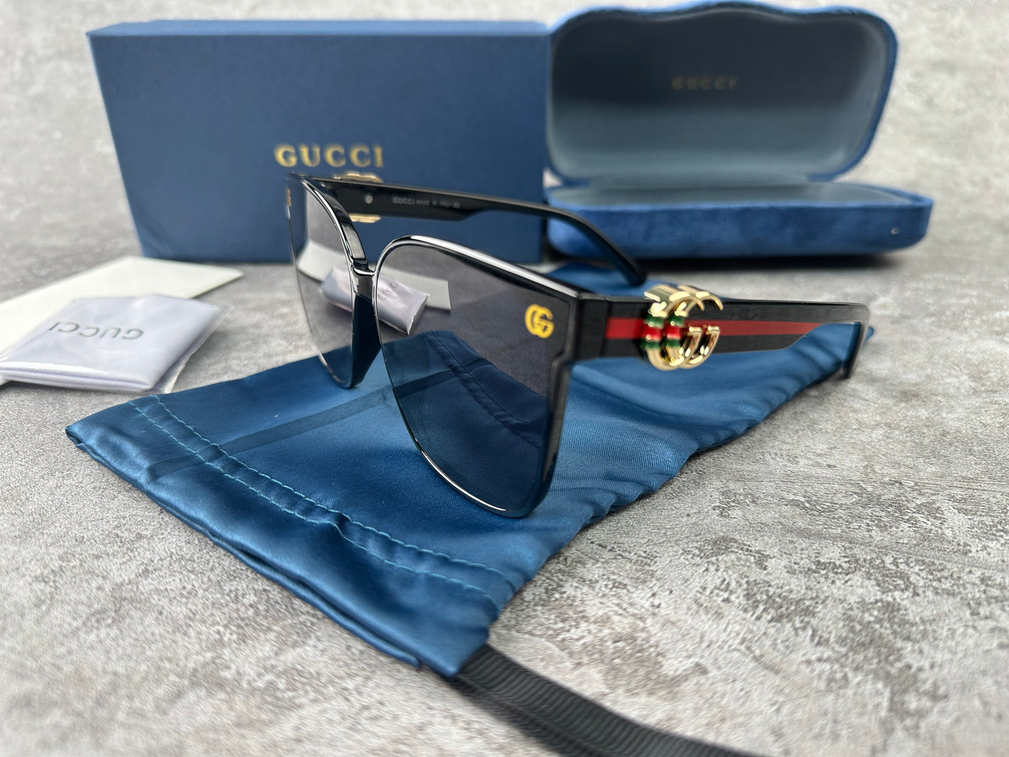 Women’s Oversized Sunglasses