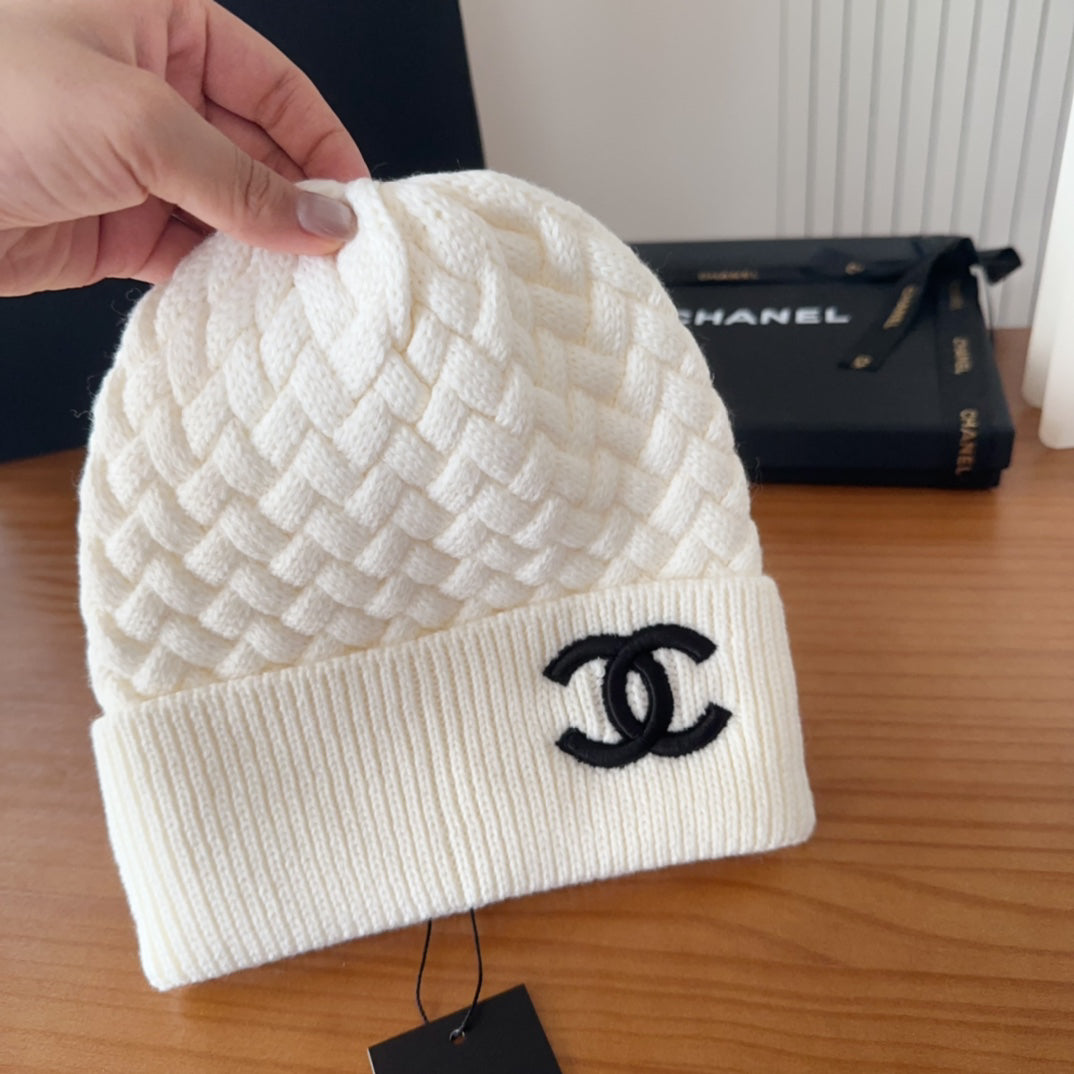 C/C Knit Beanie in white