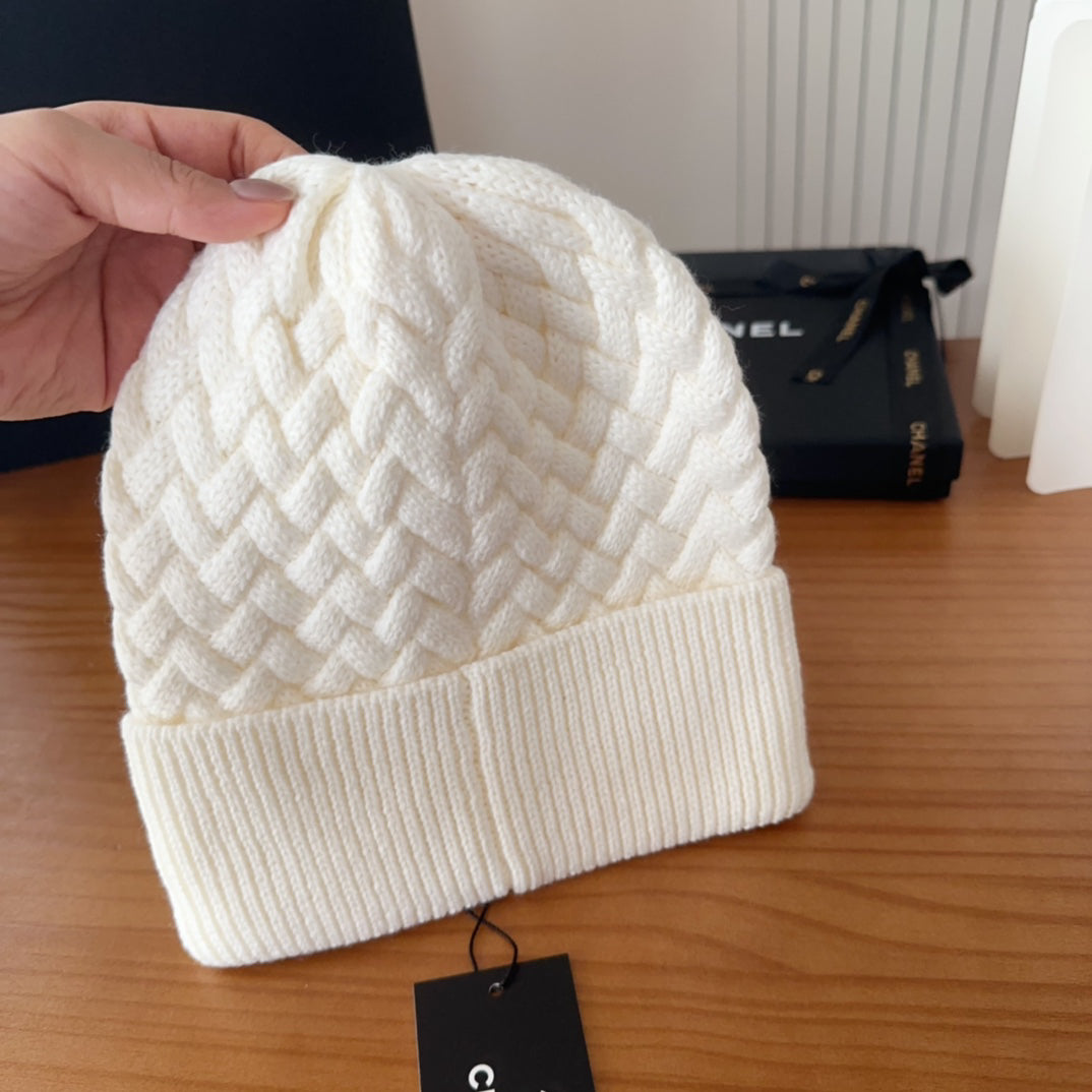 C/C Knit Beanie in white