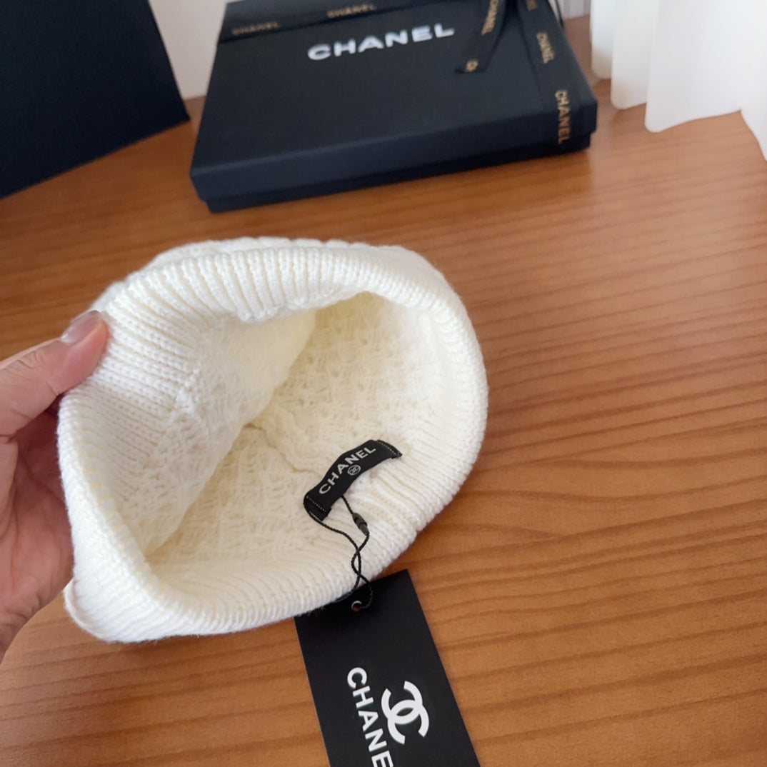 C/C Knit Beanie in white