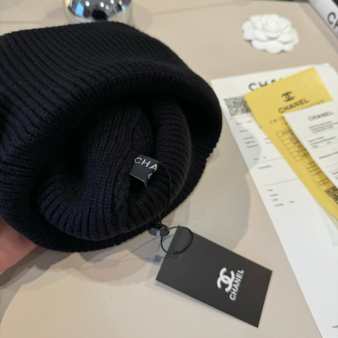C/C Knit Beanie in black