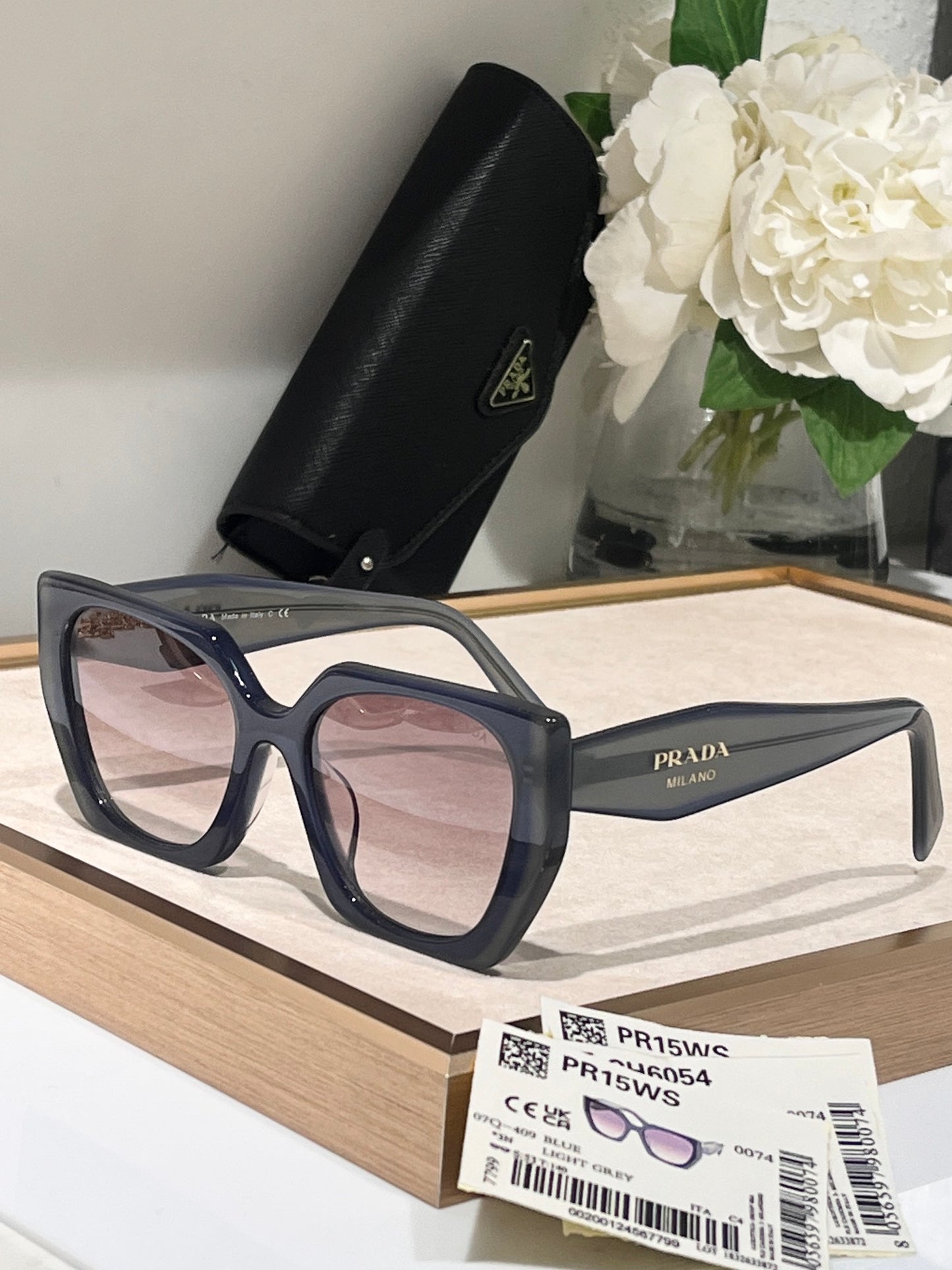 Oversized Square Gradient Sunglasses with Case