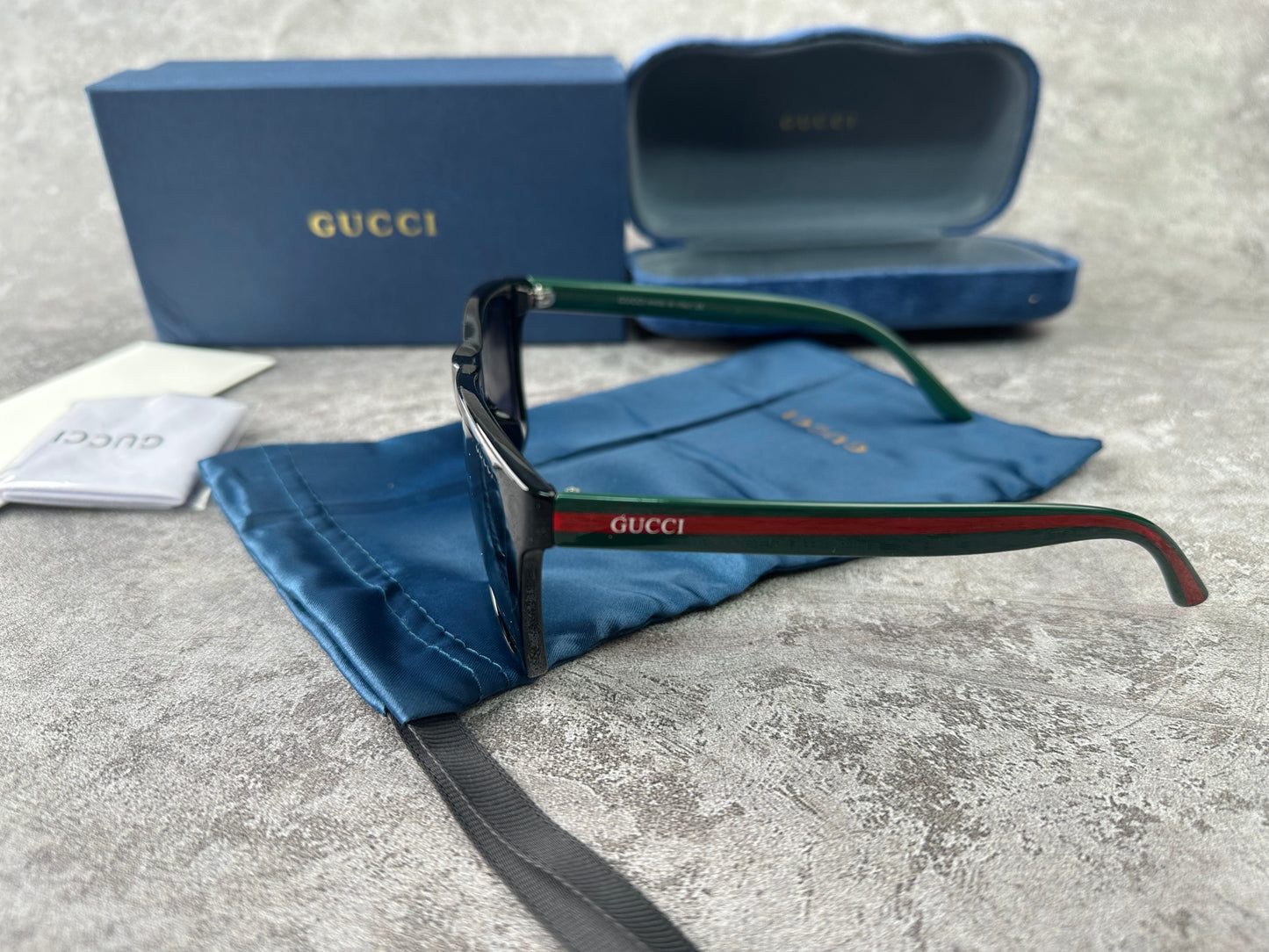 G/G Women’s Sunglasses