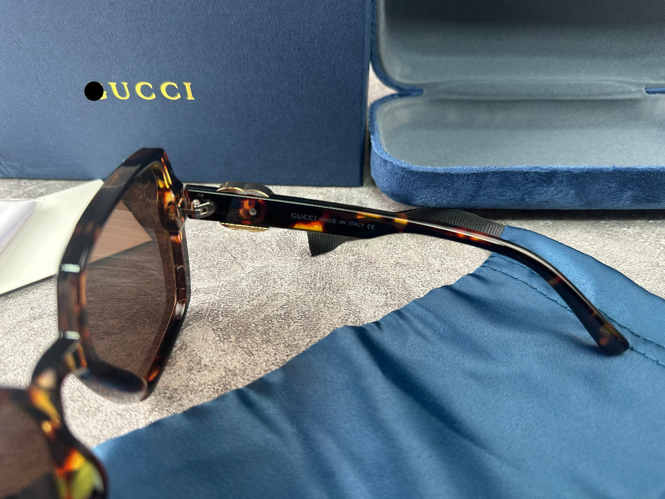 G/G Women’s Sunglasses