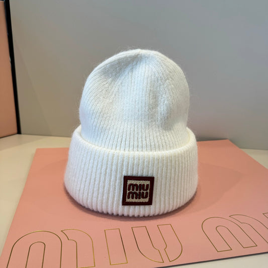 mm Knit Beanie in white