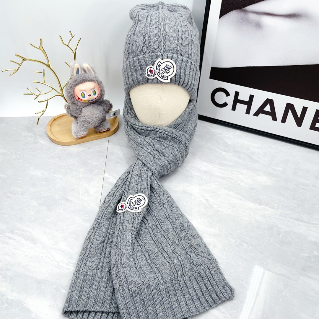 Set of Beanie Glove Scarf