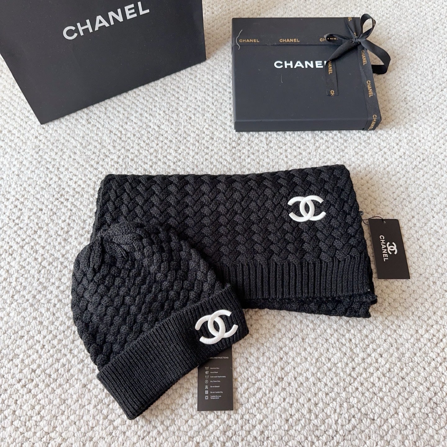 CC Set of Beanie and Scarf
