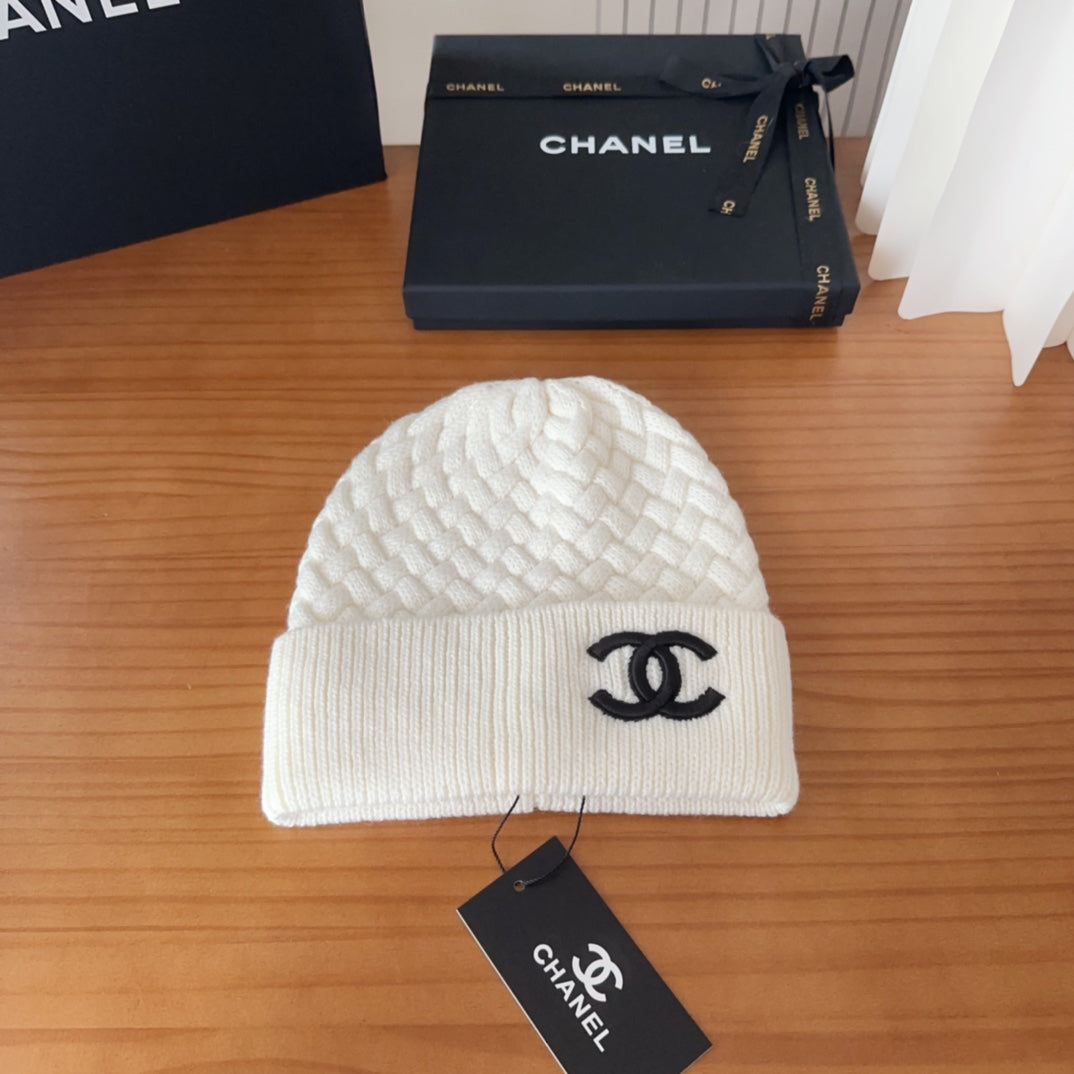 C/C Knit Beanie in white