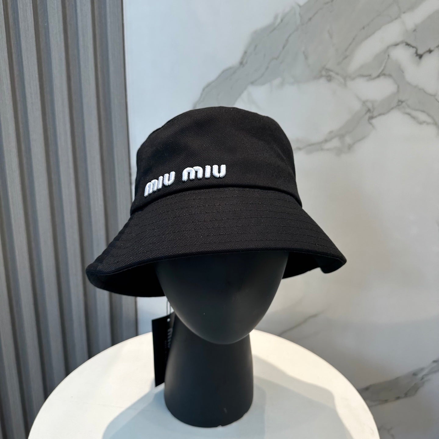 mm Bucket Hat in Black & White