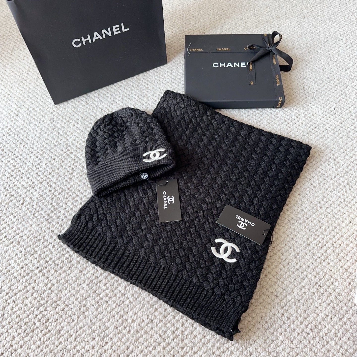 CC Set of Beanie and Scarf