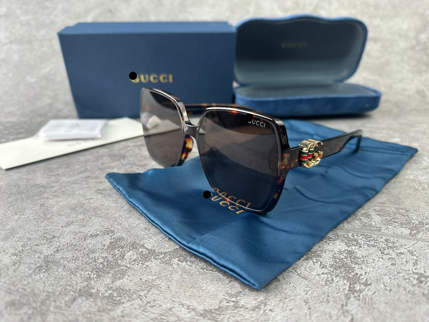 G/G Women’s Sunglasses