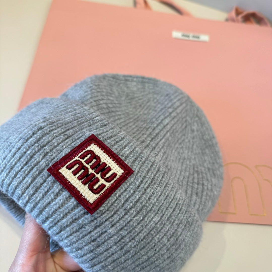mm Knit Beanie in Grey