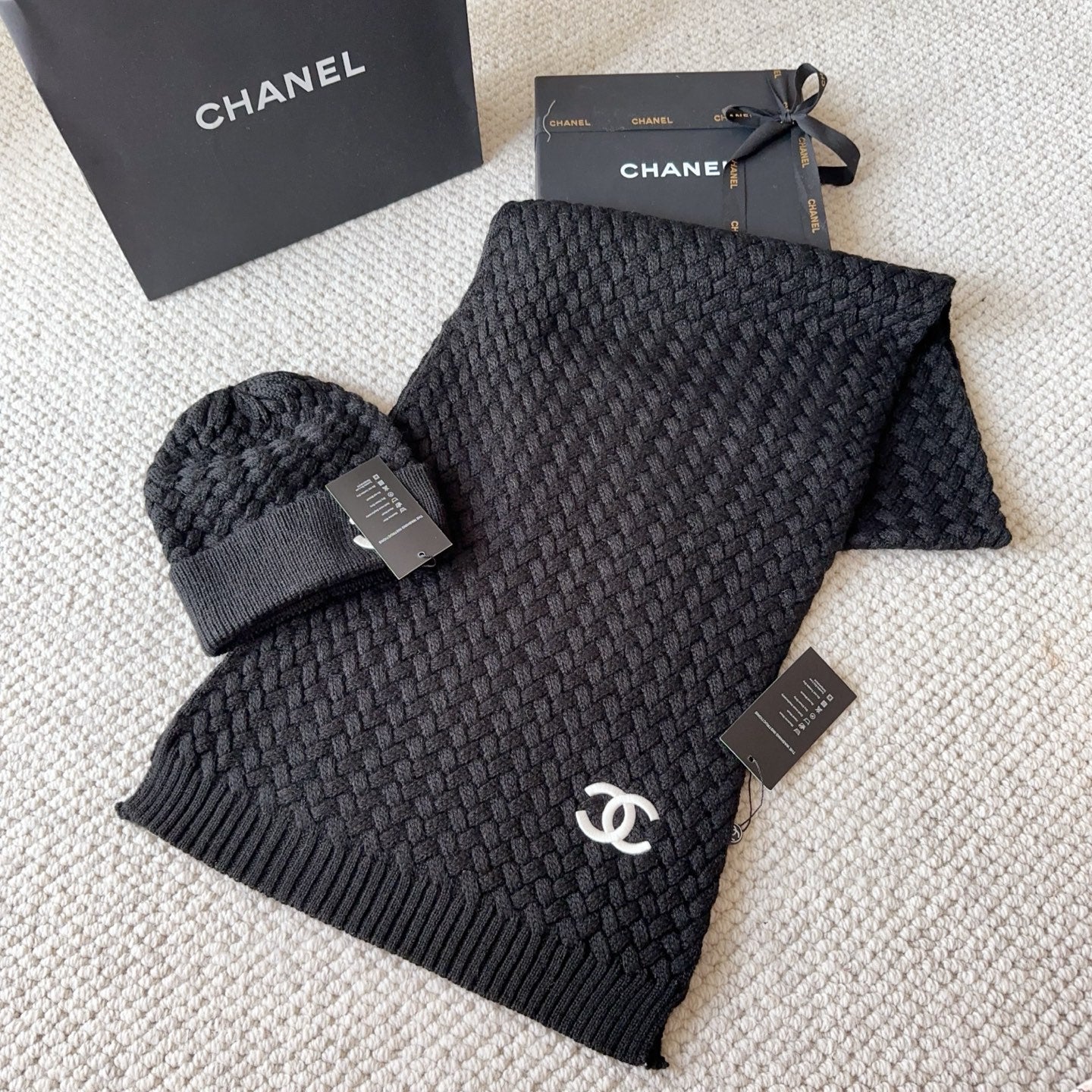 CC Set of Beanie and Scarf