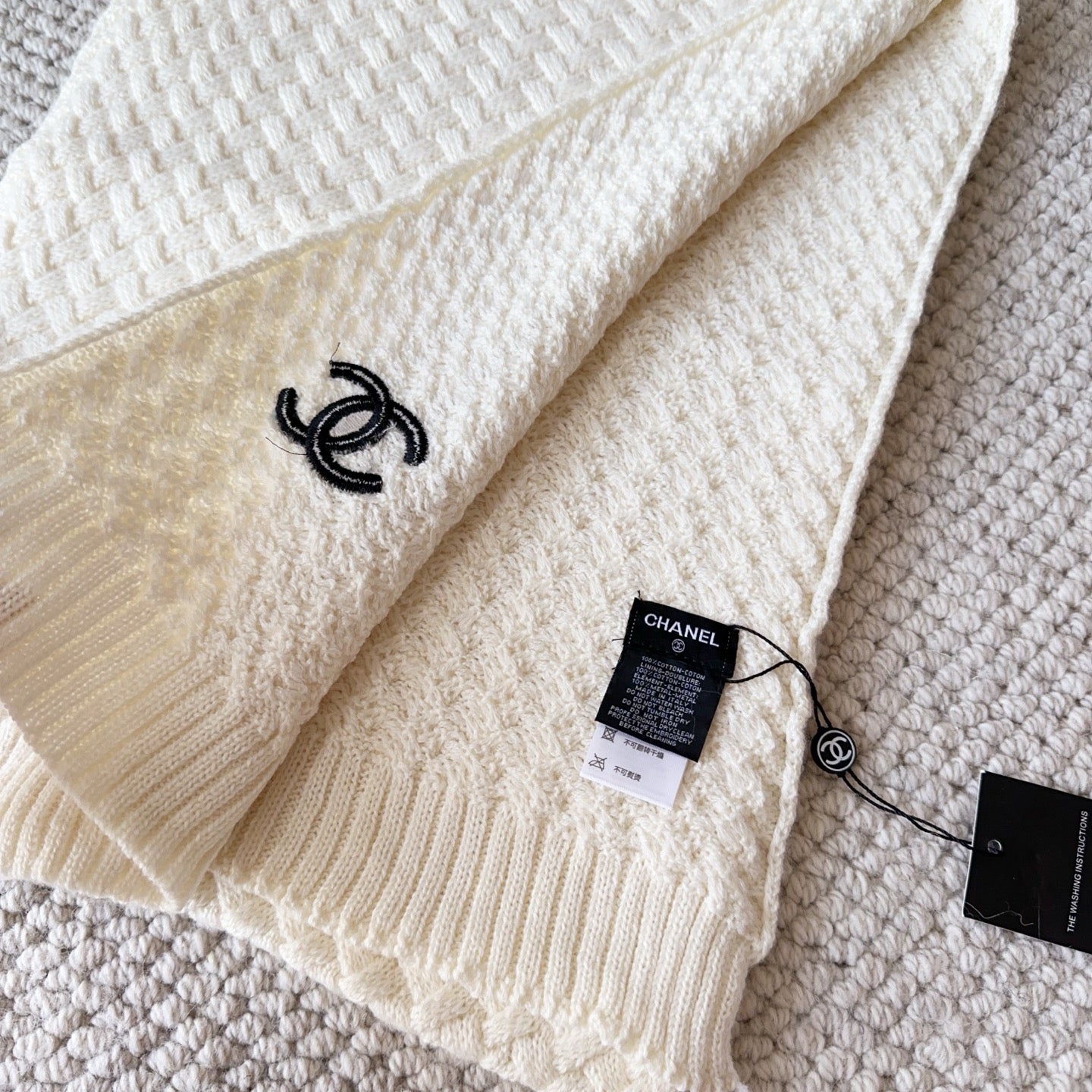 CC Set of Beanie and Scarf