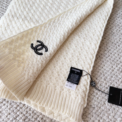 CC Set of Beanie and Scarf