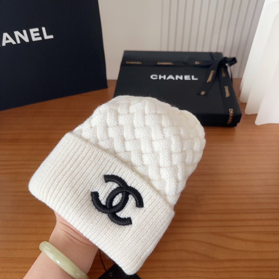 C/C Knit Beanie in white