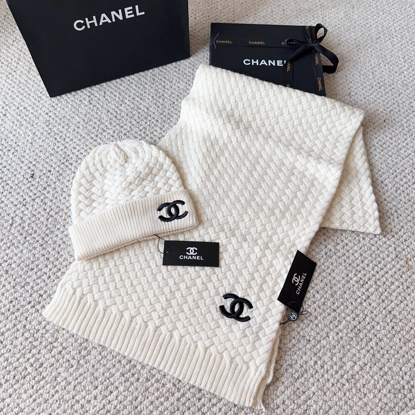 CC Set of Beanie and Scarf