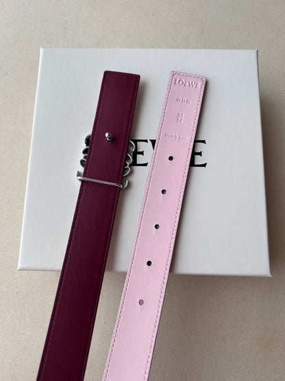 Women's Elegant Leather Belt with Decorative Silver-Tone Buckle