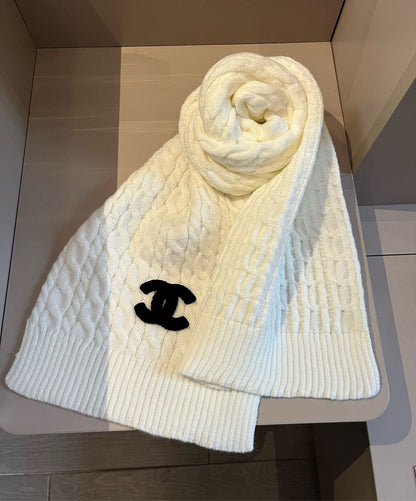 C/C 2-Piece Set Beanie and Scarf