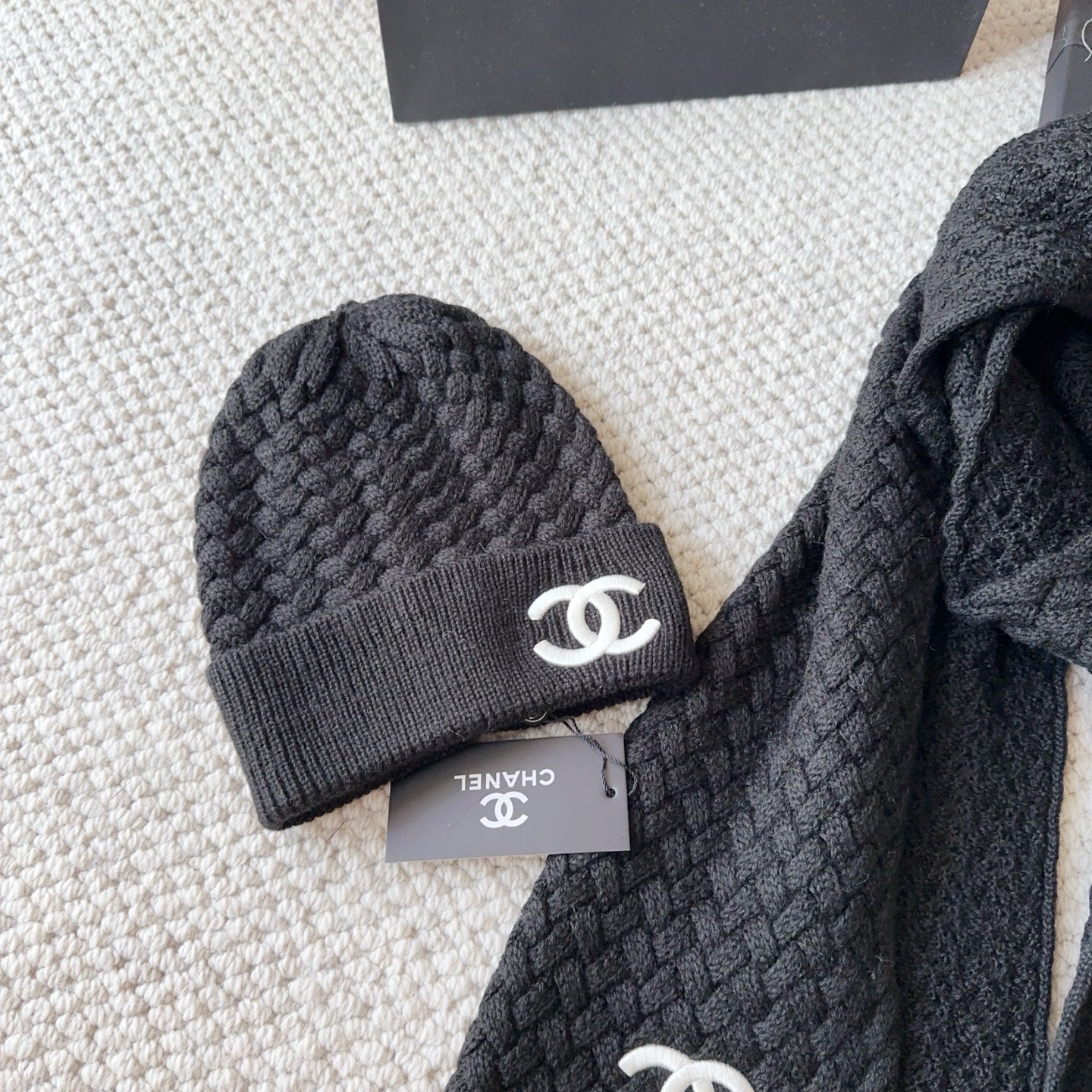 CC Set of Beanie and Scarf
