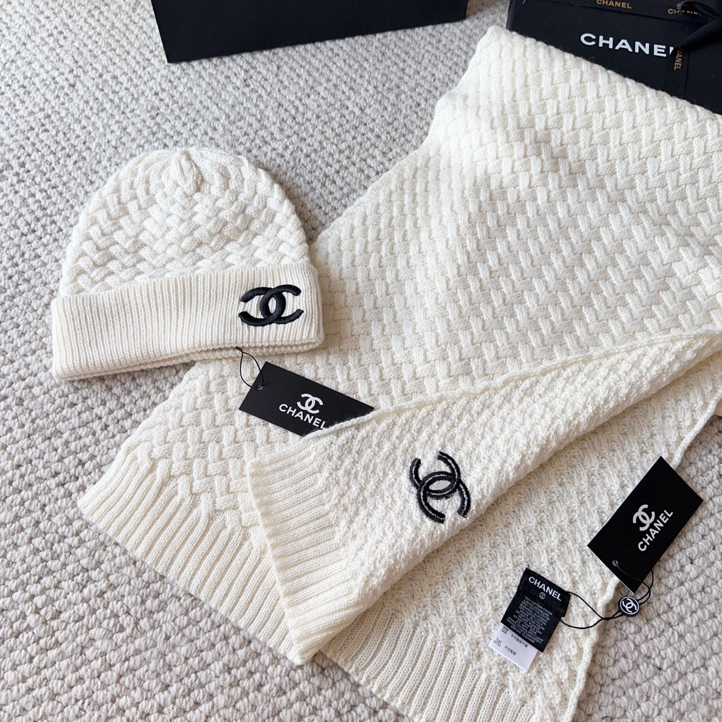 CC Set of Beanie and Scarf