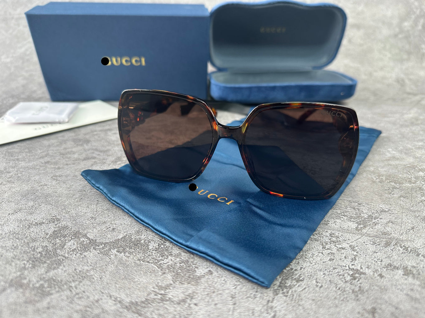 G/G Women’s Sunglasses
