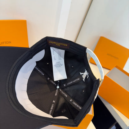 Elegant Minimalist Baseball Cap - Versatile Statement Piece