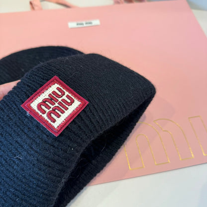 mm Knit Beanie in black
