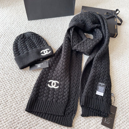 CC Set of Beanie and Scarf