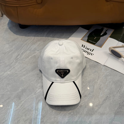 Minimalist Chic Baseball Cap - Breathable High-Quality Design