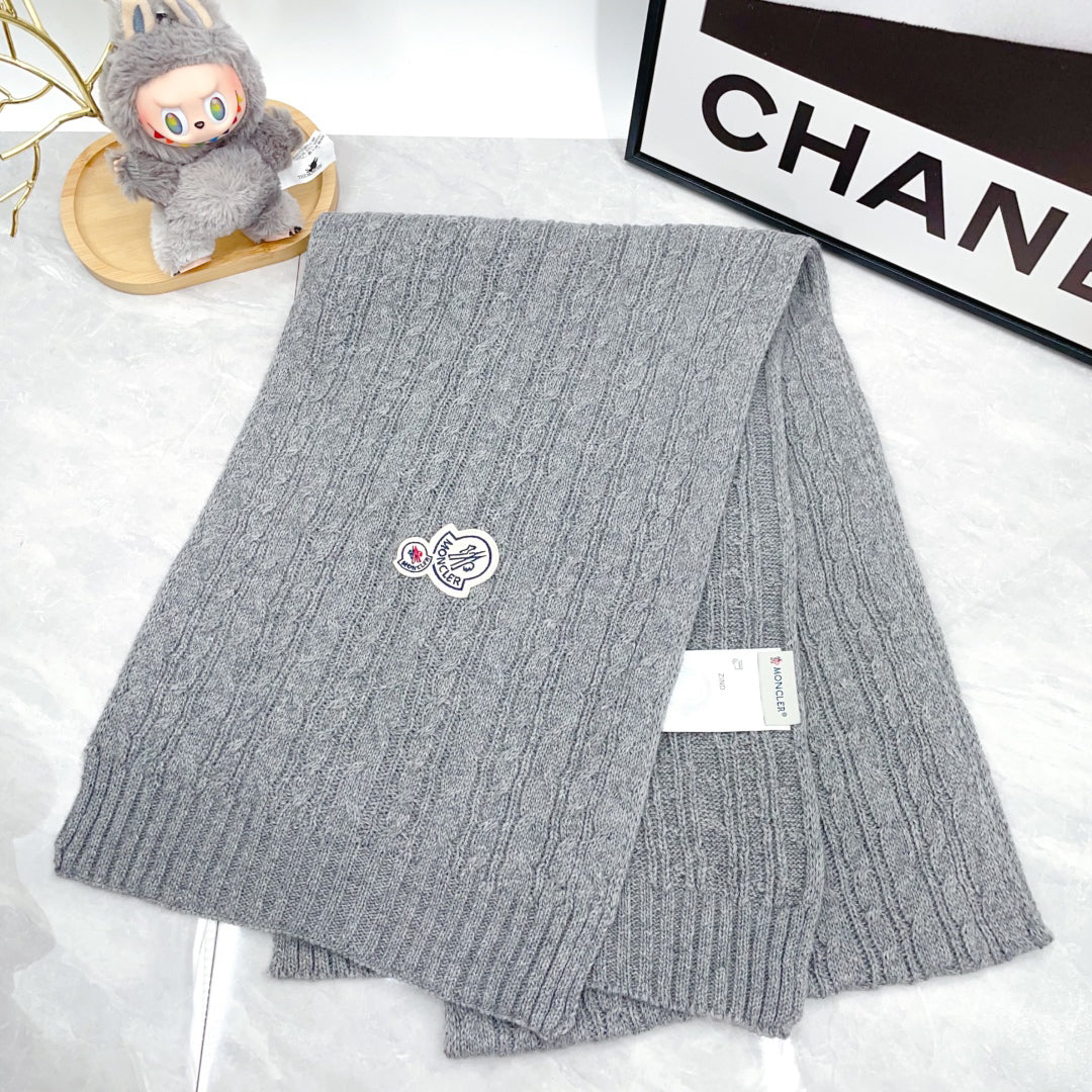 Set of Beanie Glove Scarf