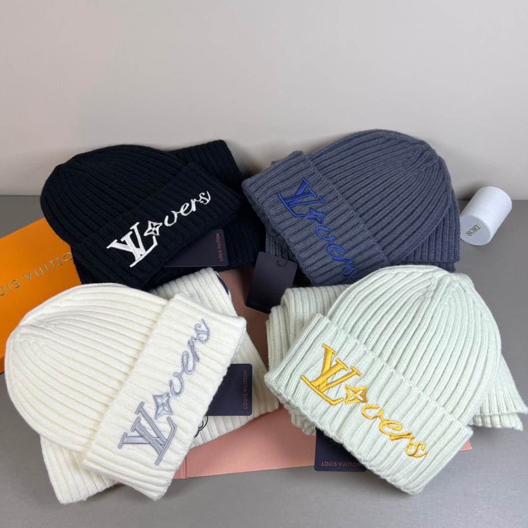 Set of Beanie and Scarf