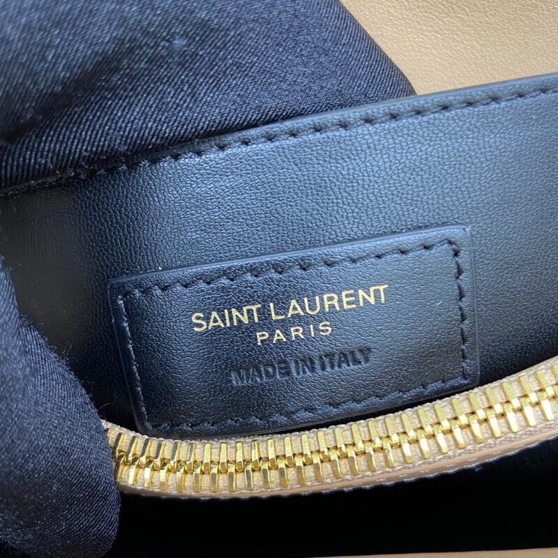 💎 Soft Beige Chevron-Stitch Leather Chain Bag 688019169