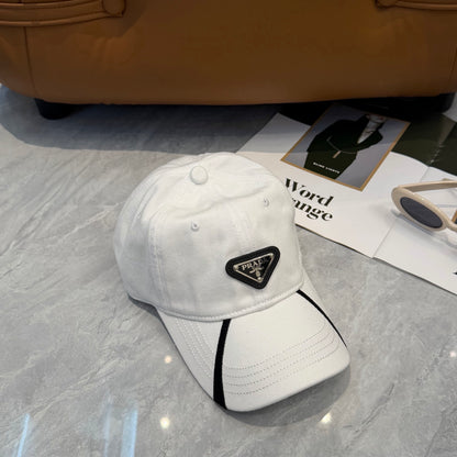 Minimalist Chic Baseball Cap - Breathable High-Quality Design