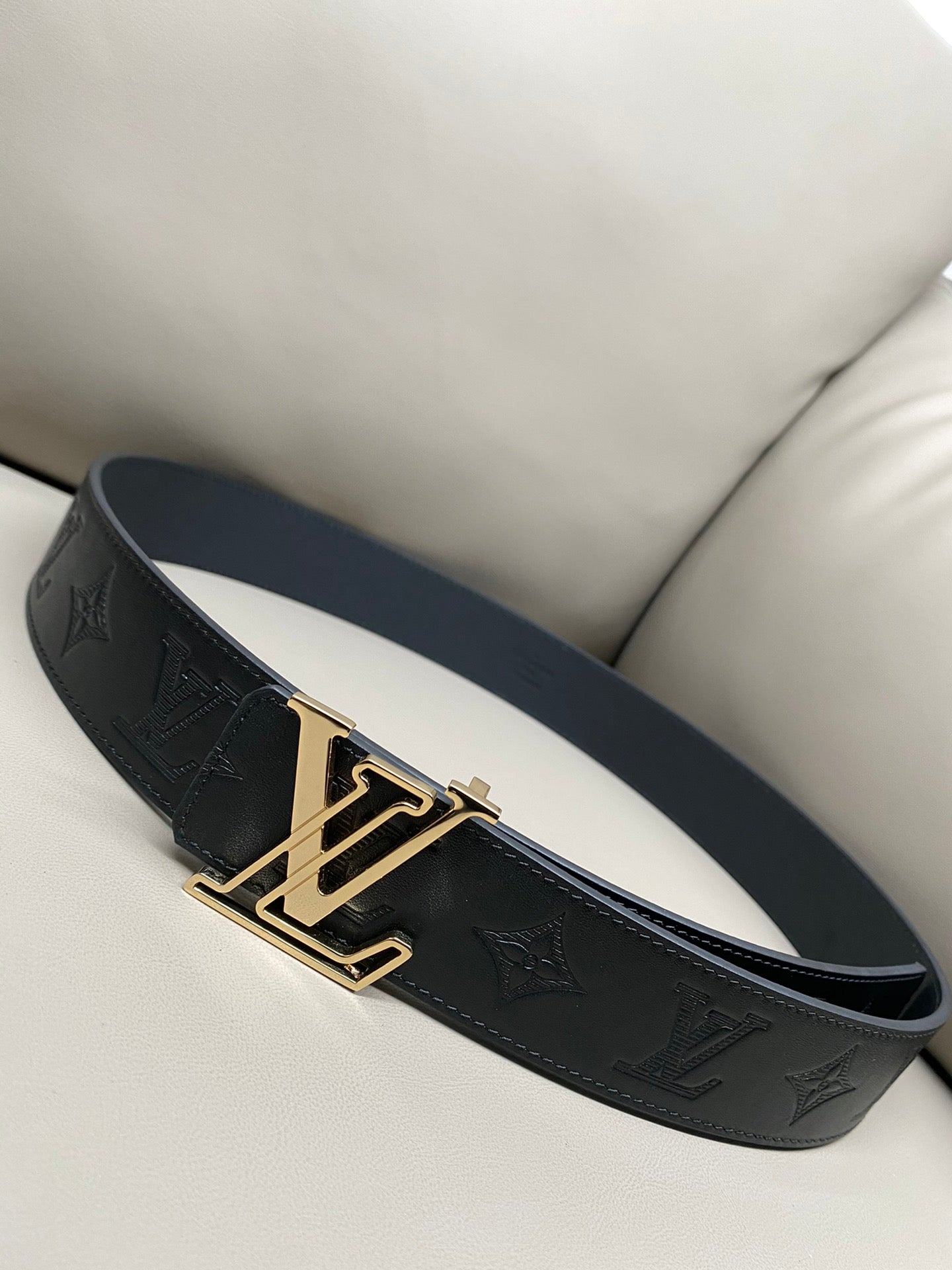 Reversible Calfskin Leather Belt with Dual-Texture Finish width 4.0cm