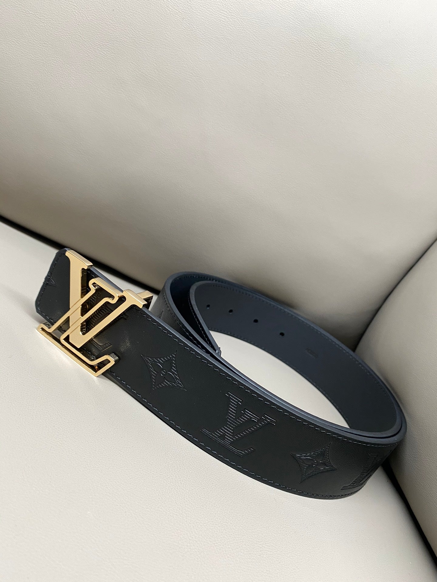 Reversible Calfskin Leather Belt with Dual-Texture Finish width 4.0cm