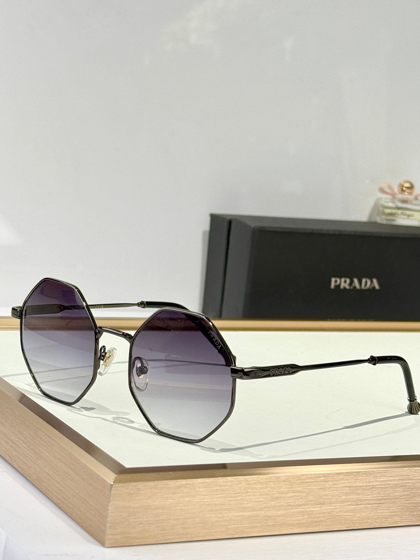 Geometric Gradient Lens Sunglasses