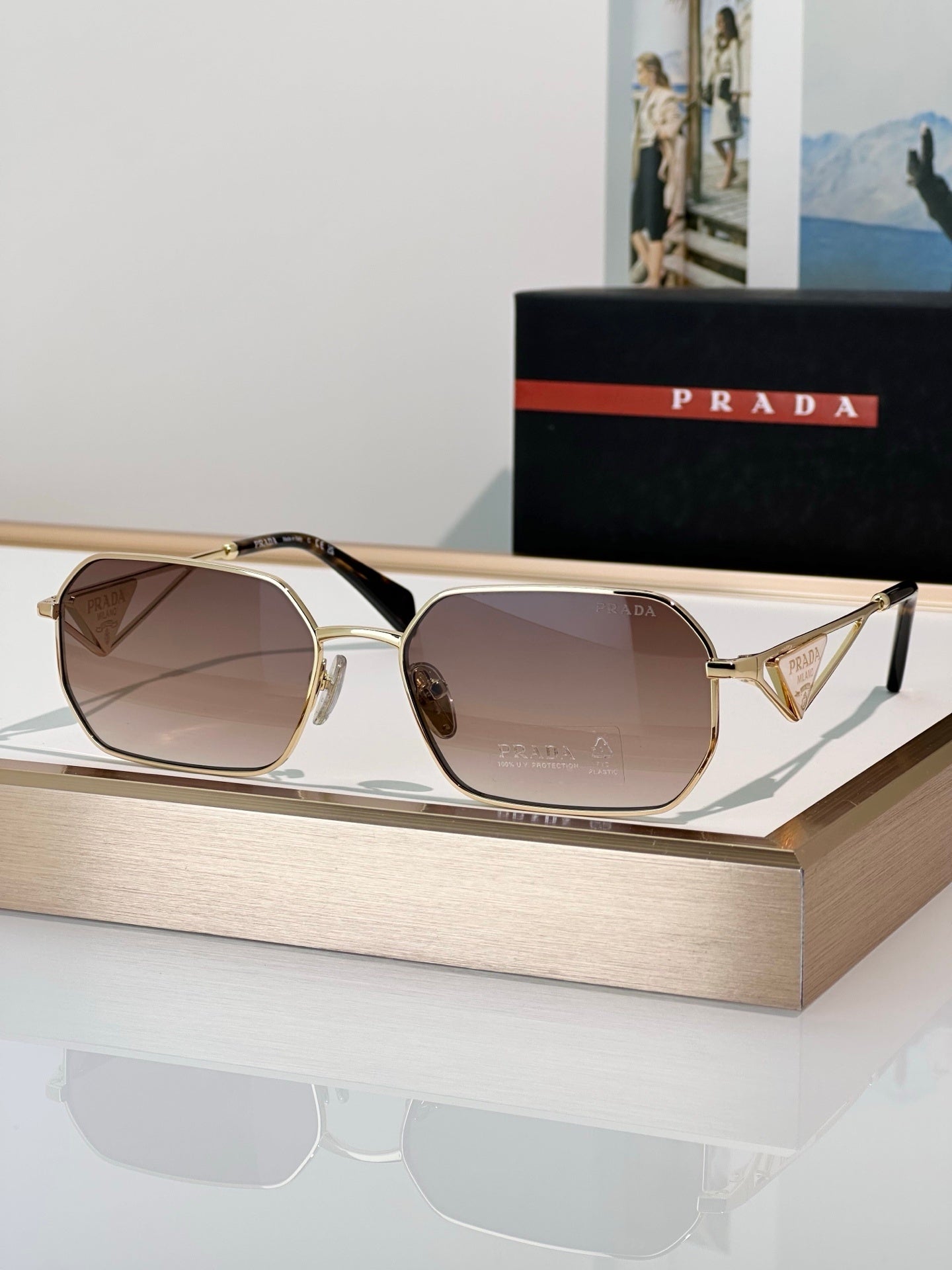Geometric Metal Frame Sunglasses with Gradient Lenses