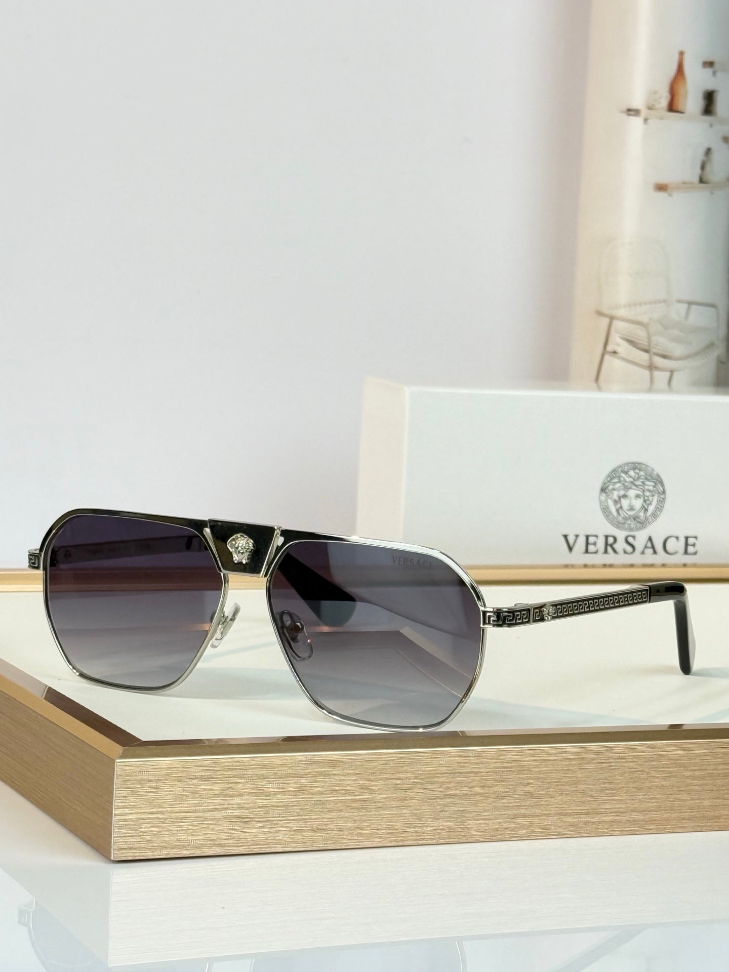 Geometric Aviator Sunglasses with Gradient Lenses