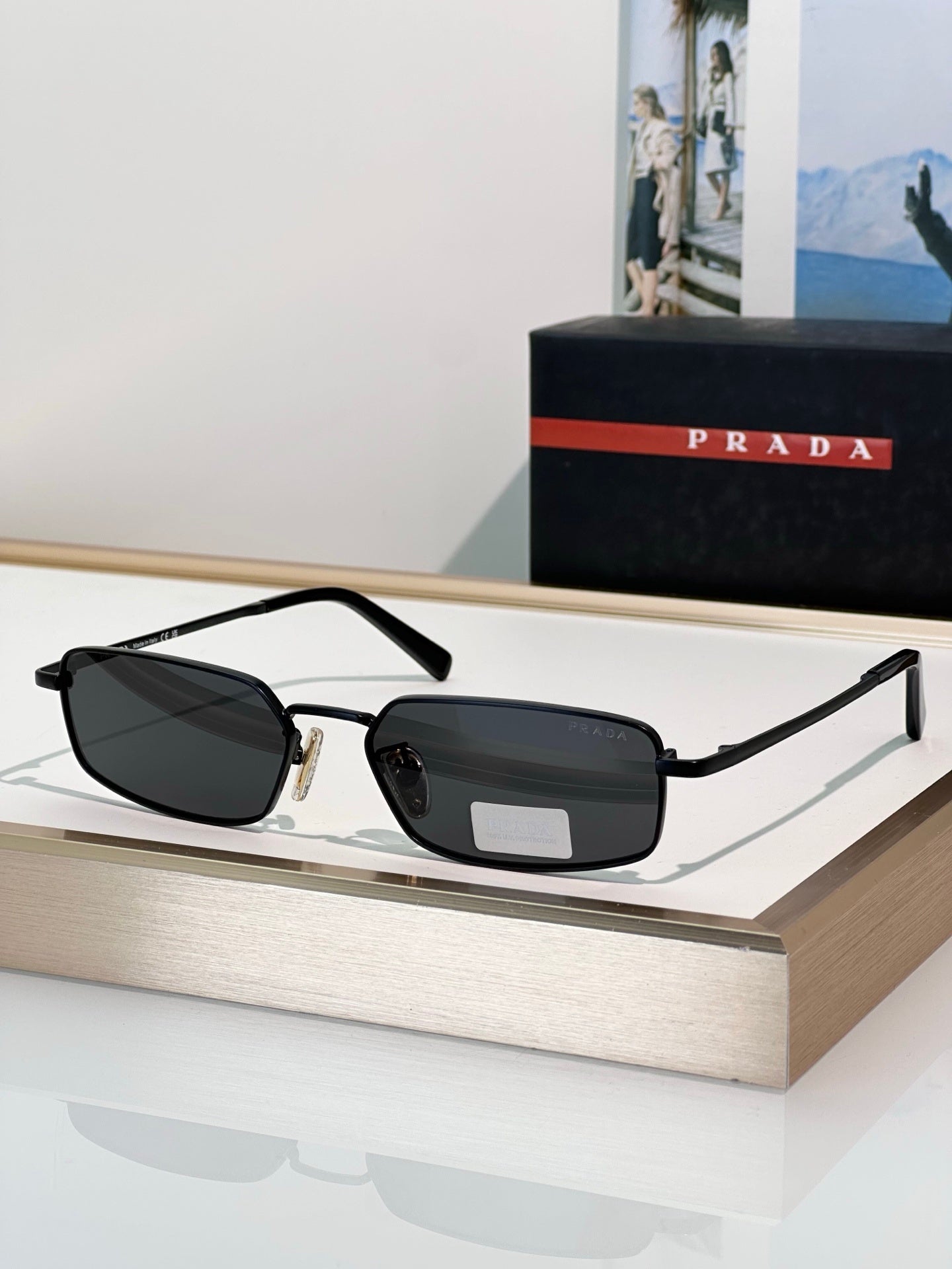 Rectangular Black Metal Frame Sunglasses