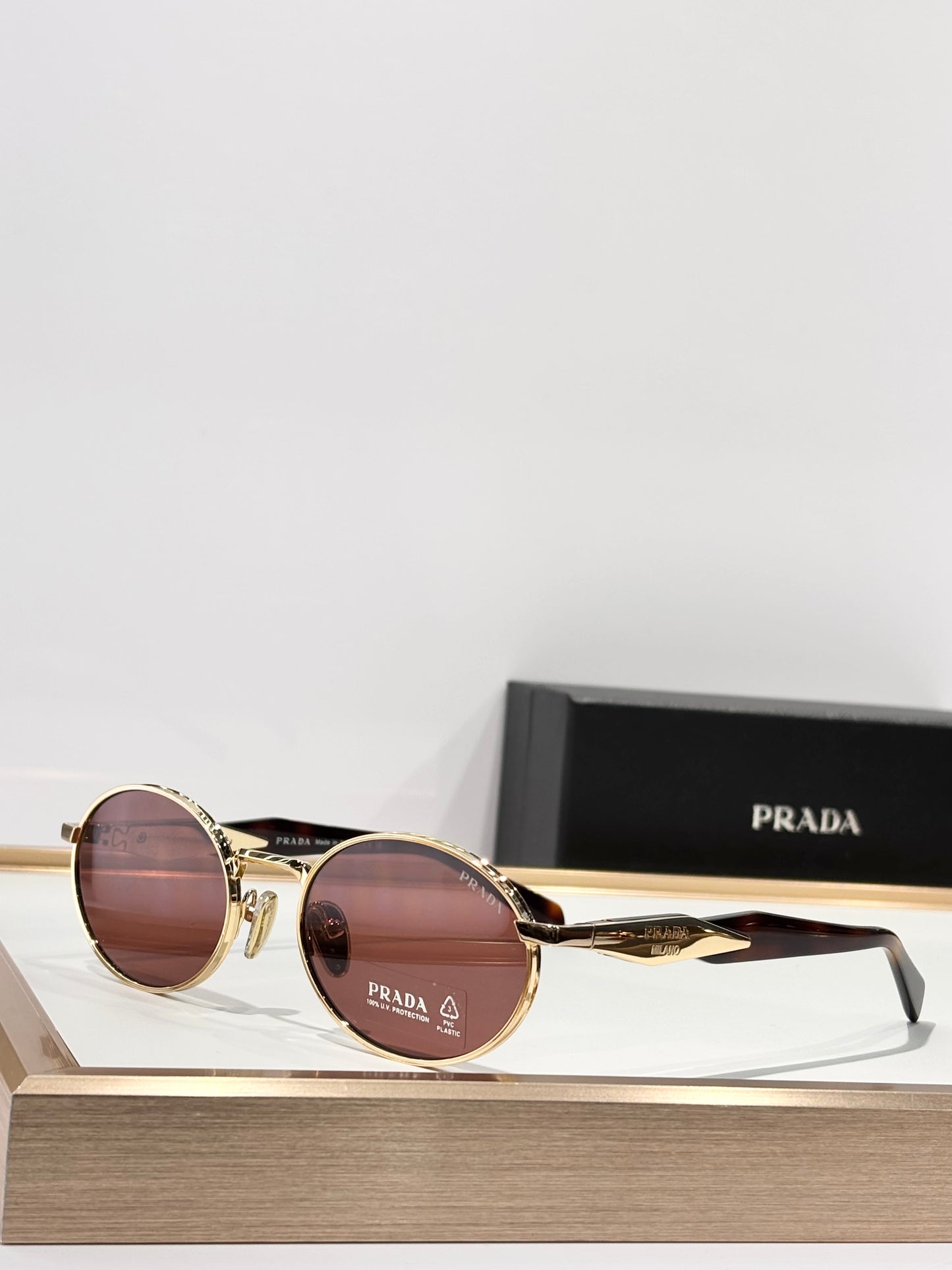 Round Metal Frame Sunglasses with Tinted Lenses