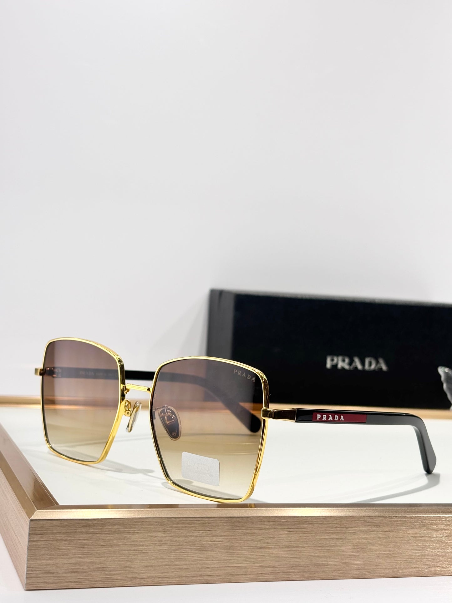 Oversized Square Metal Frame Sunglasses