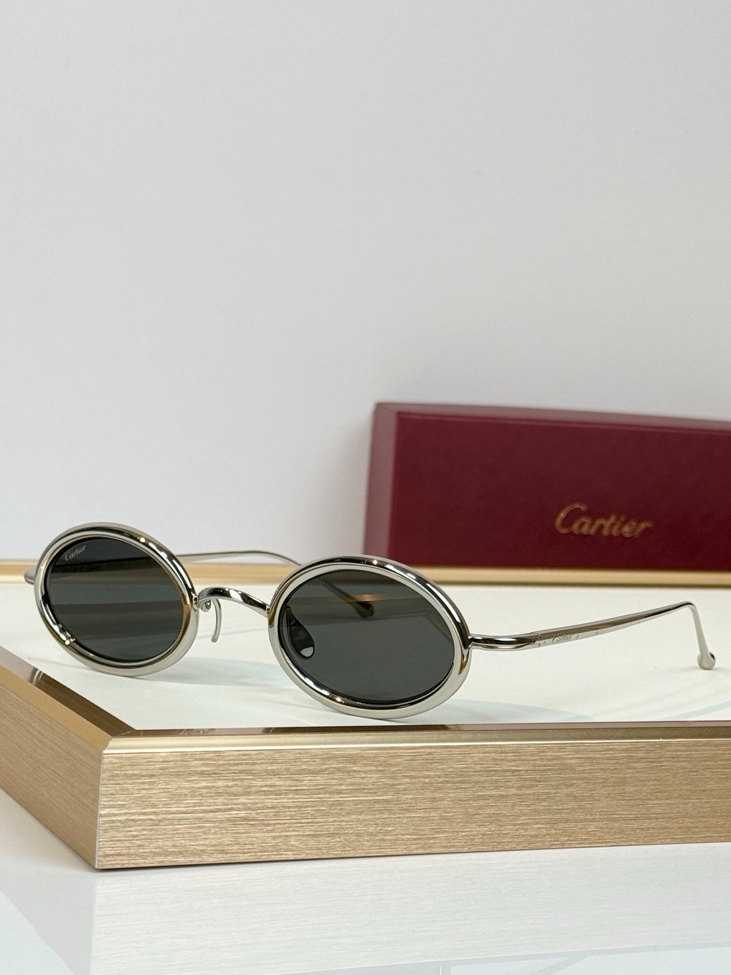 Oval Metal Frame Sunglasses