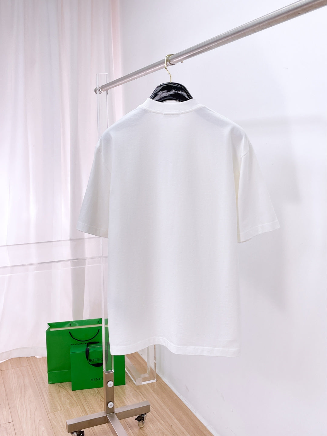 Men's White Graphic Logo T-Shirt