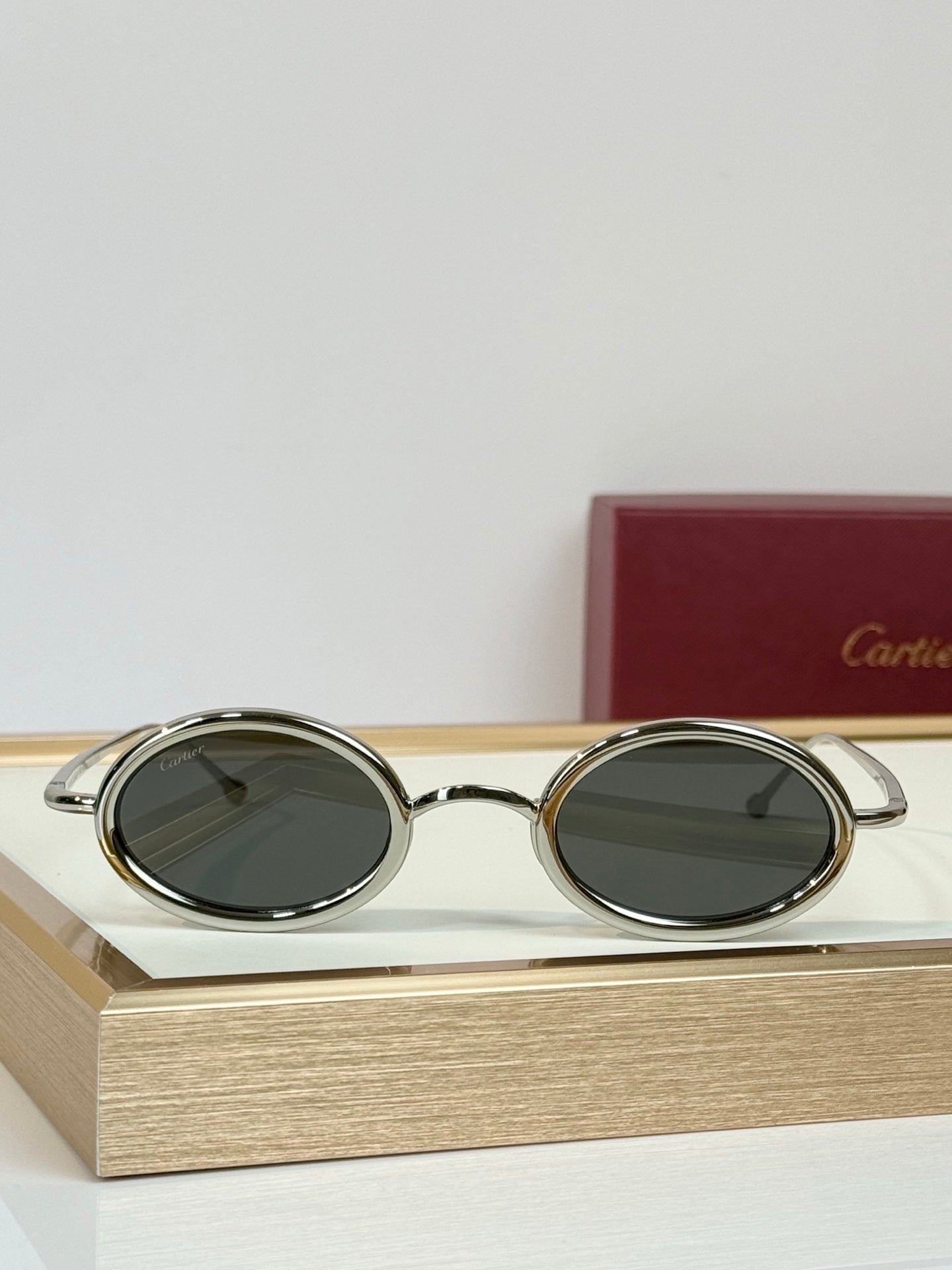 Oval Metal Frame Sunglasses