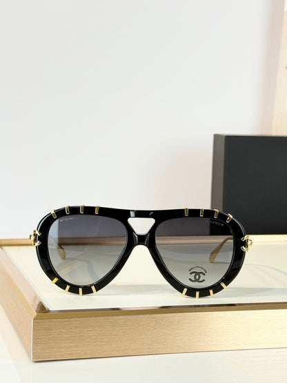 Oversized Pilot Sunglasses with Gold-Tone Accent Details