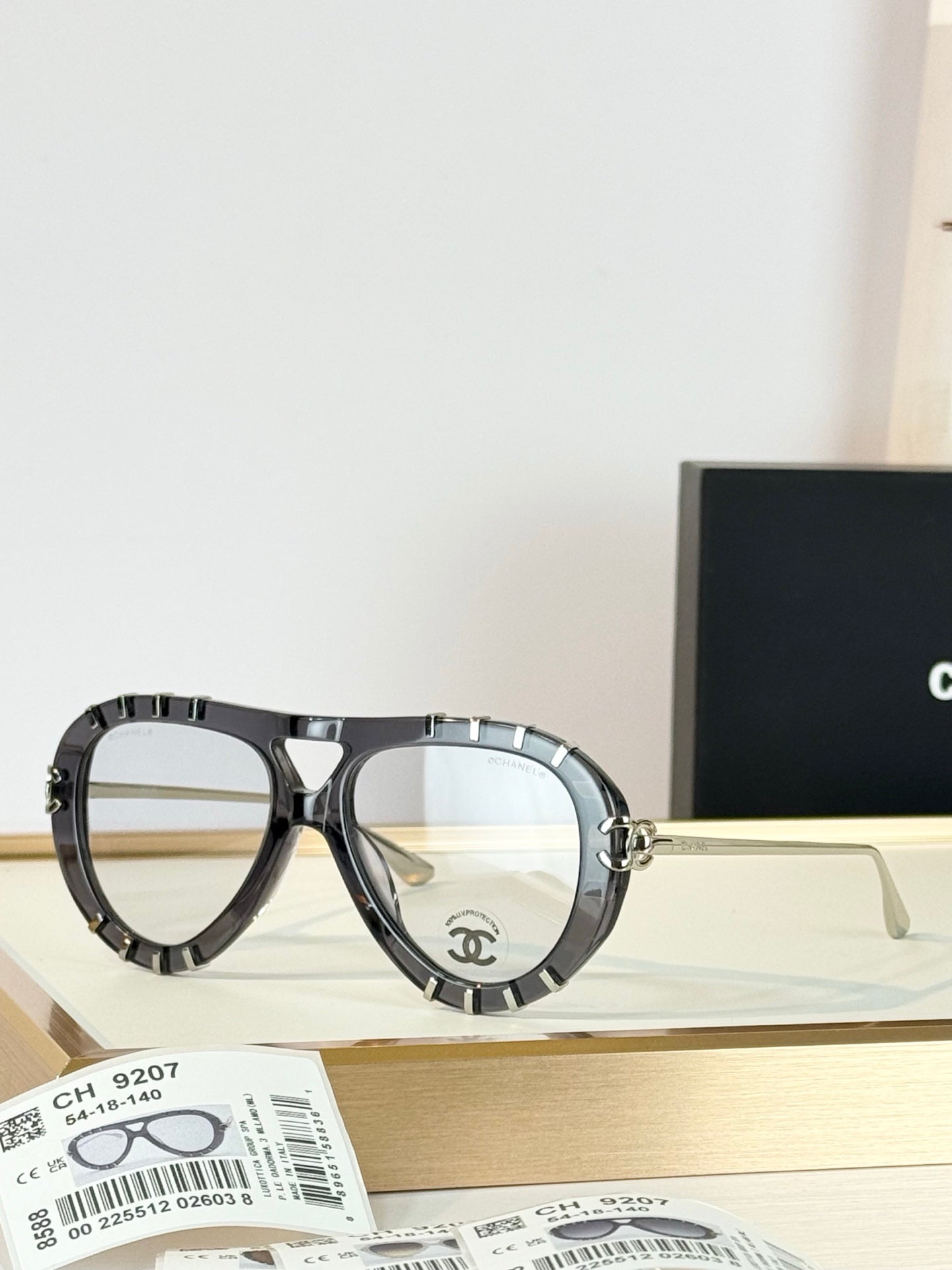 Translucent Grey Decorative Detail Eyeglass Frames