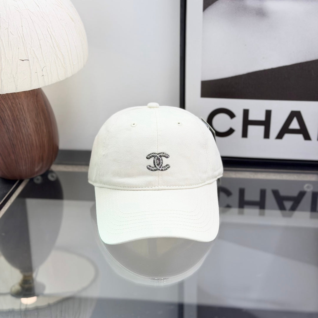 Unisex White Adjustable Baseball Cap with Embroidered Detail